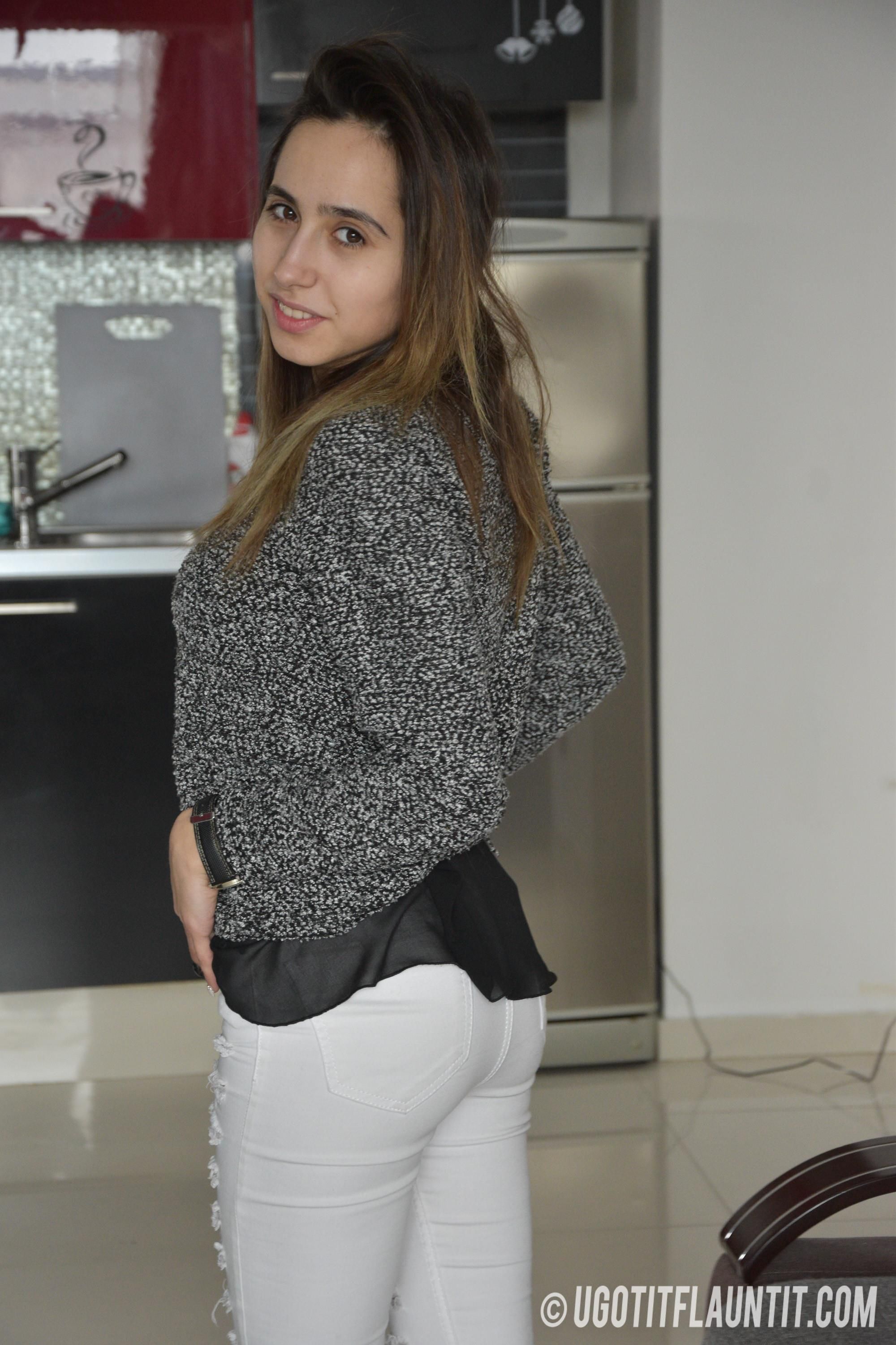 u got it flaunt it  Delia indoors Part 