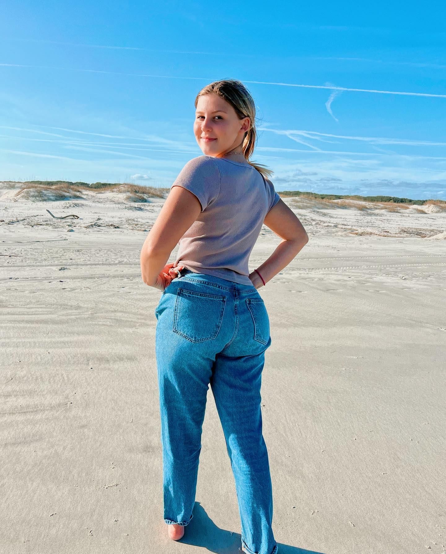College Snowbunny Pawg für BBC: ABI