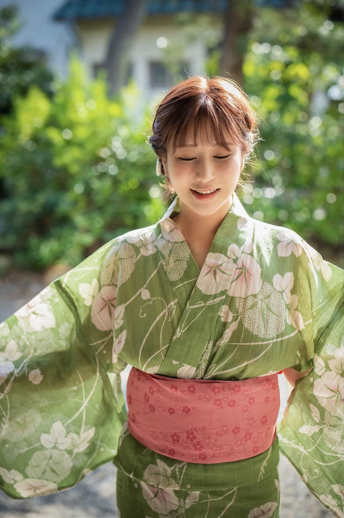 Kurumi Momose Ademari