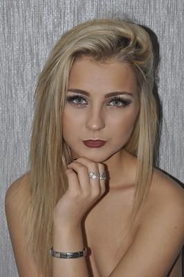 Chloe 