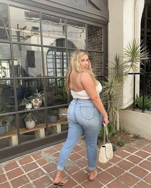 ローレン巨大なおっぱいビューティーbbw youtuber girlミックスホットショット
