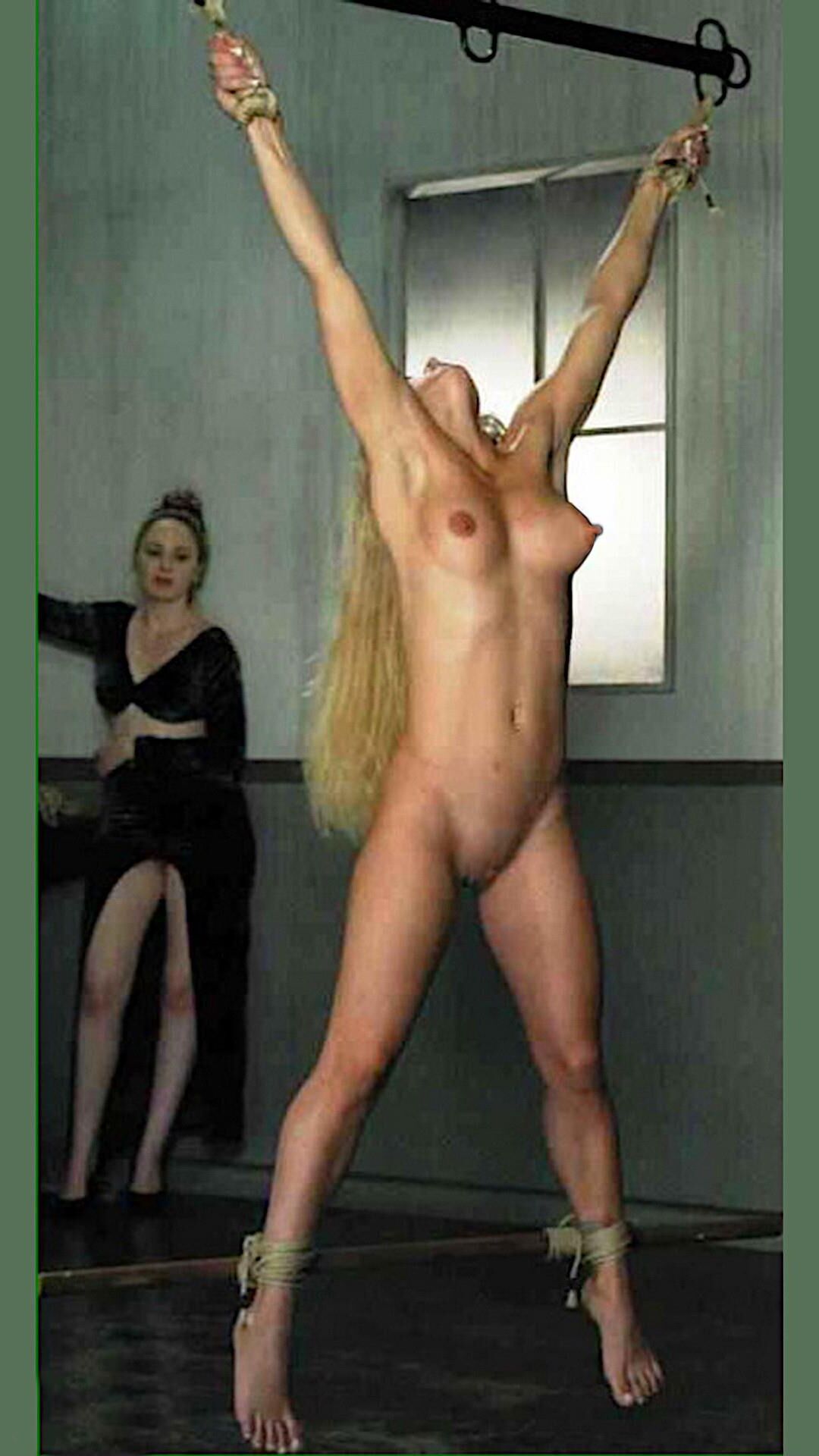 Bondage: de pie sobre sus pies