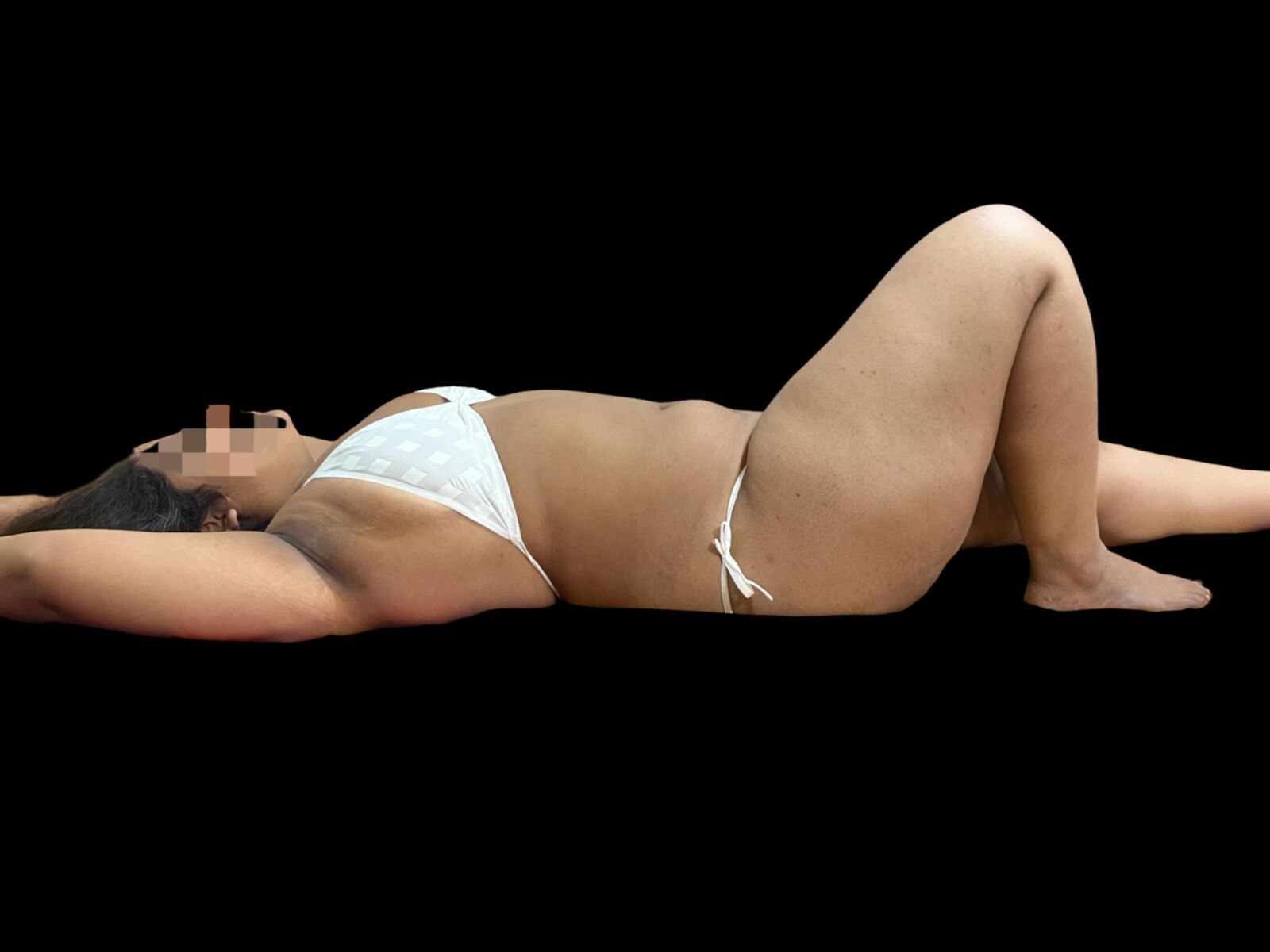 Esposa india gordita en su bikini favorito