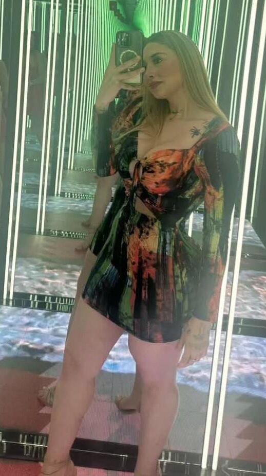 Lesley b