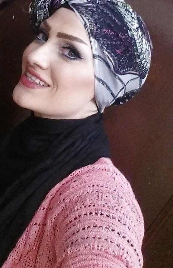 Naughty Iraqi Hijabi BBW