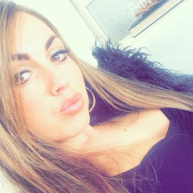 Sexy MILF Lauren