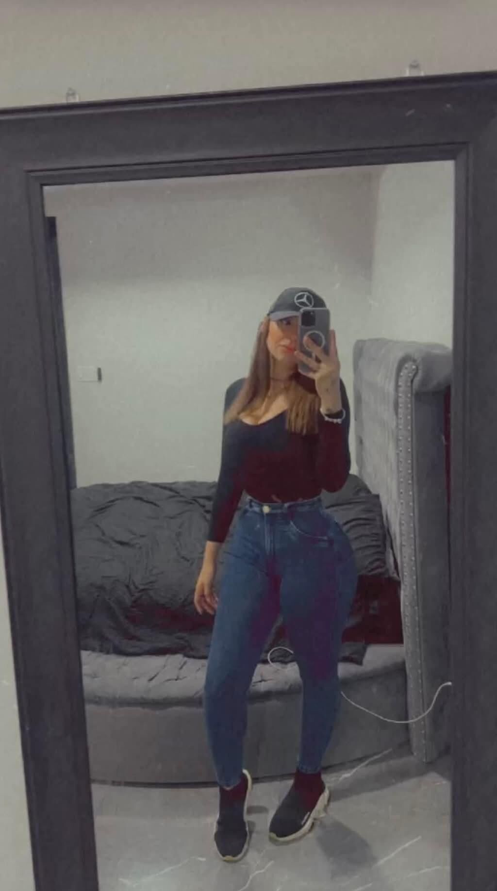 Lesley b