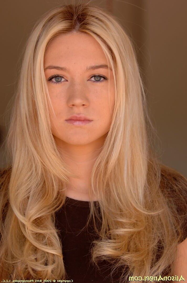 Alison Angel Blondes y sus autos