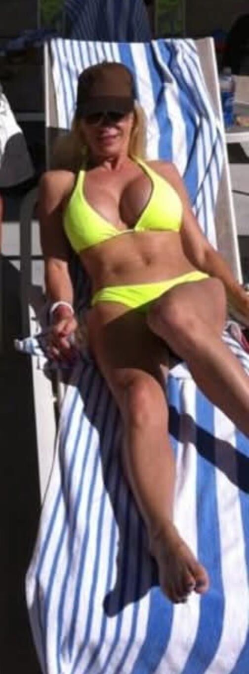 Ultimate Real Bimbo Milf Mom