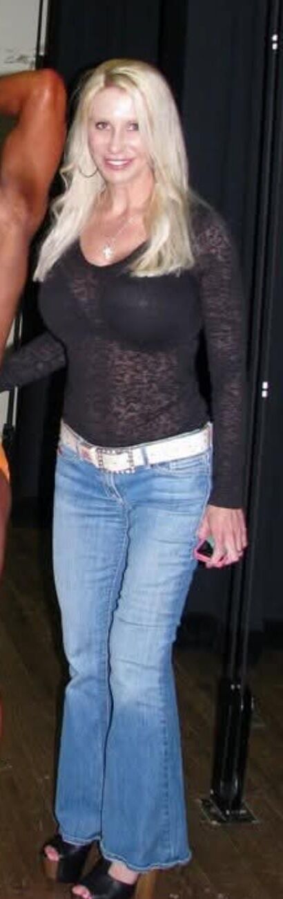 Ultimate Real Bimbo Milf Mom