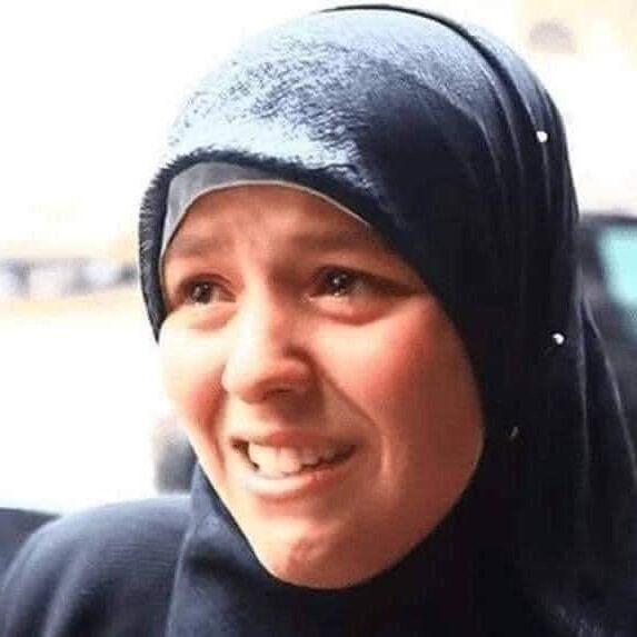 A menina muçulmana tímida de hijabi se transforma em uma vagabunda cristã da BBC