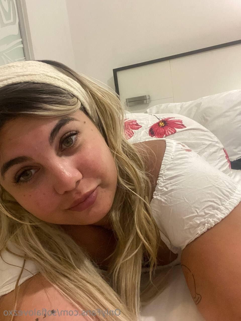Sofia enorme bunda grande peitos lindos latina bbw garota mista sho quente