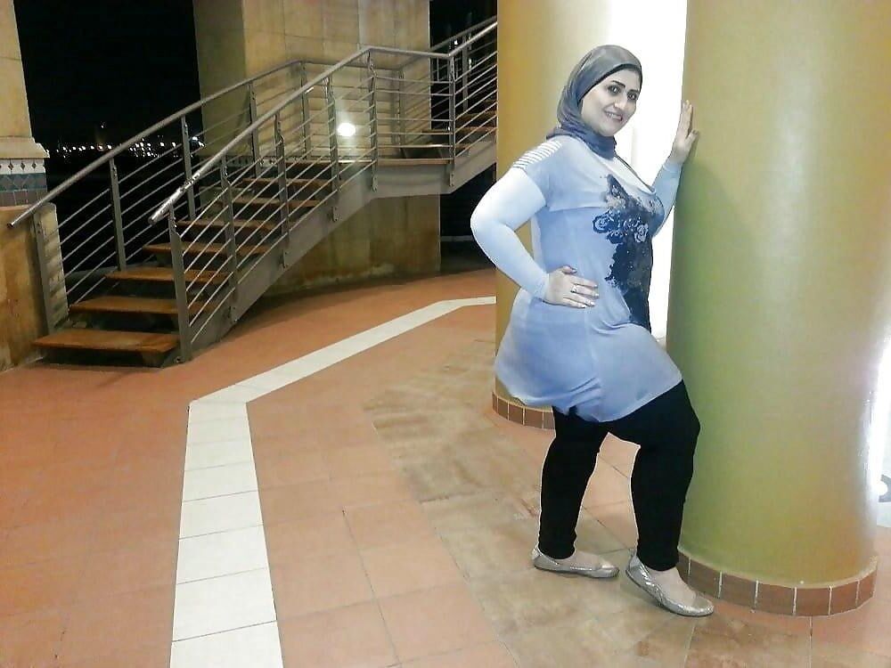 Naughty Iraqi Hijabi BBW