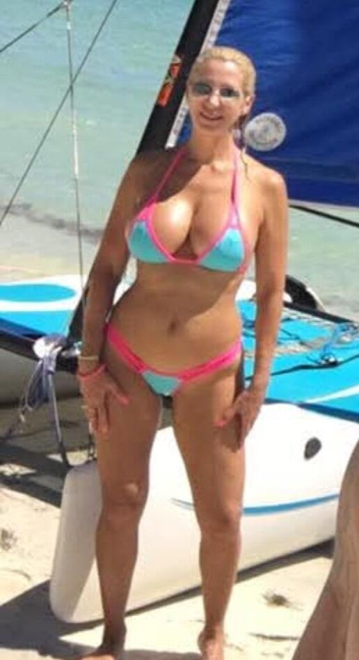 Ultimate Real Bimbo Milf Mom