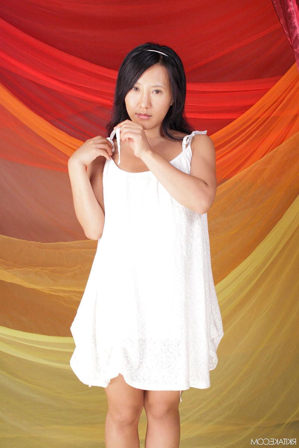 日本のヌードモデルKyoka Kuwata