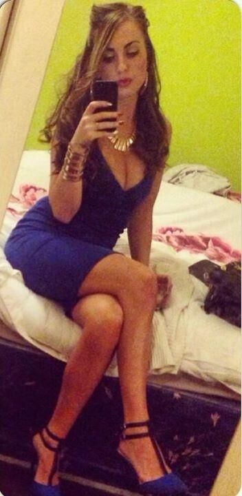 Sexy MILF Lauren