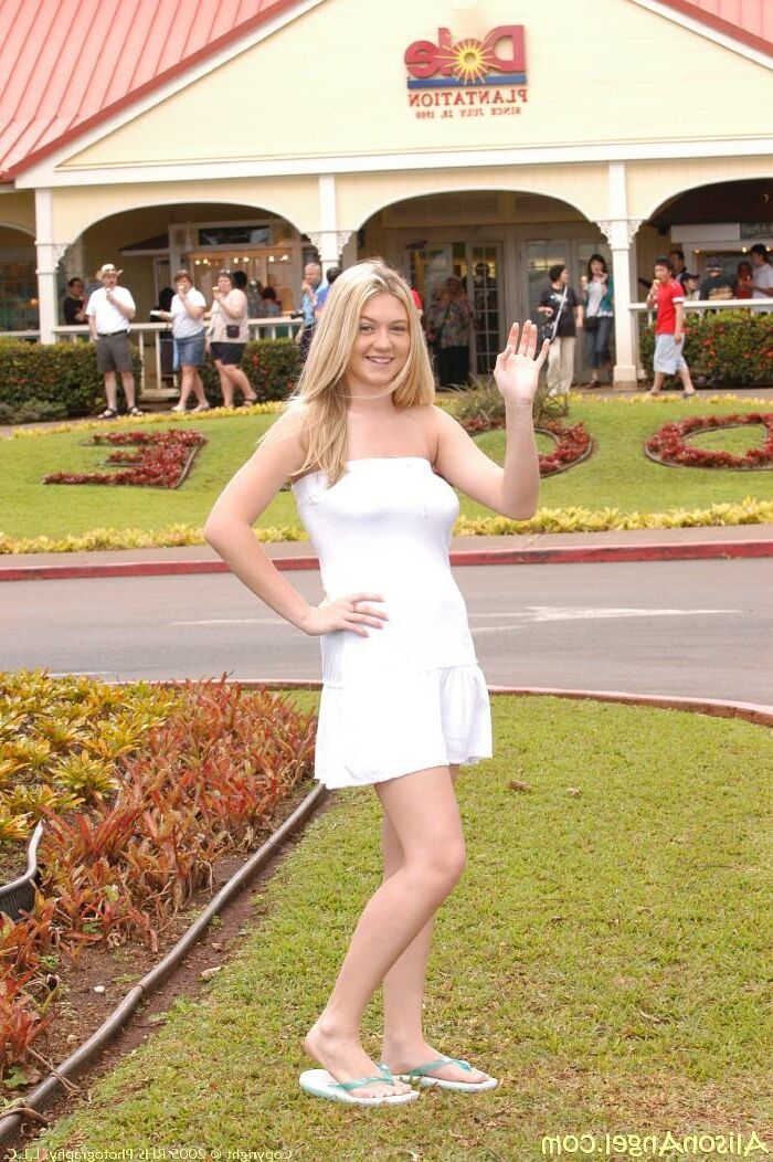 Alison Angel su compañero de viaje