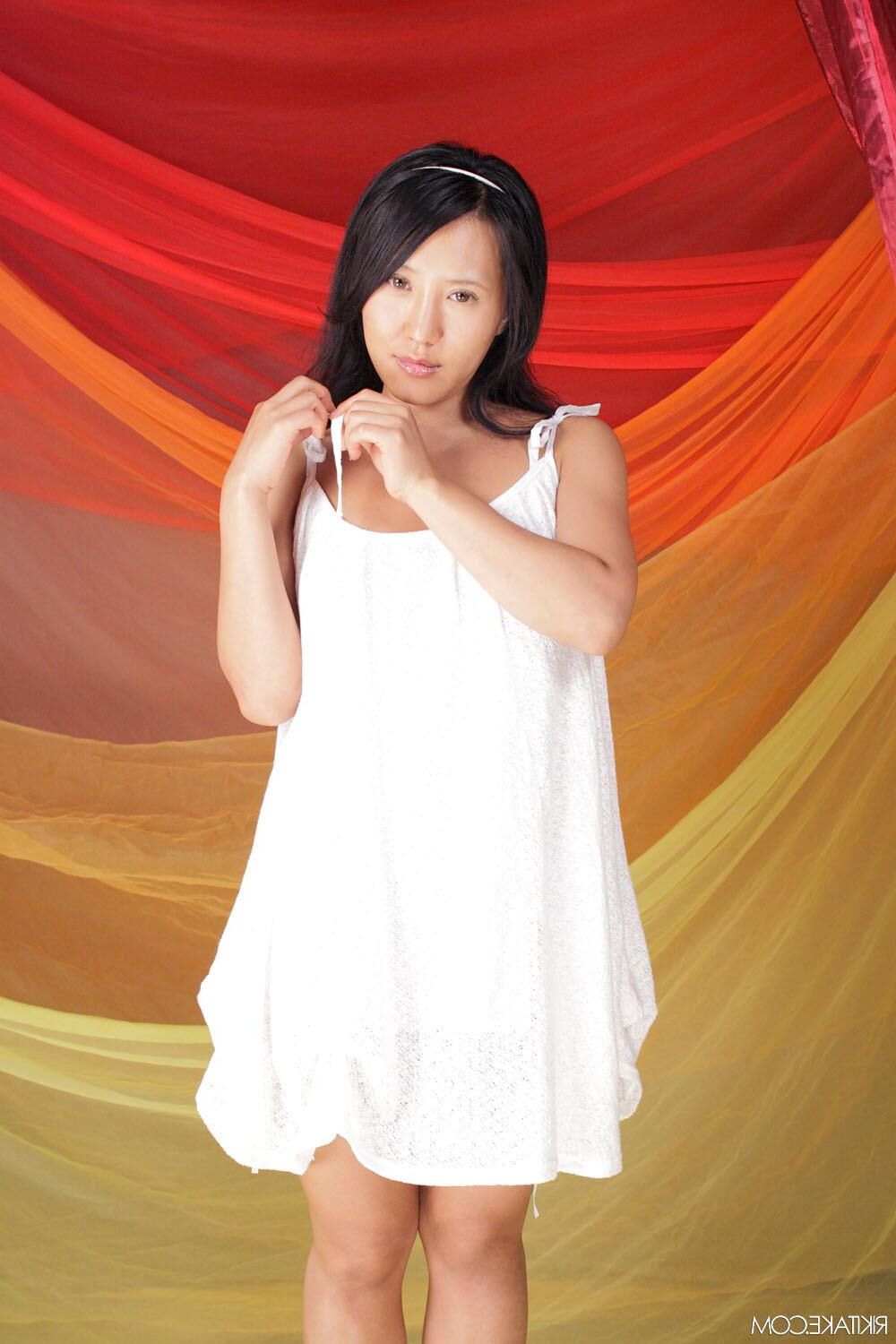 日本のヌードモデルKyoka Kuwata