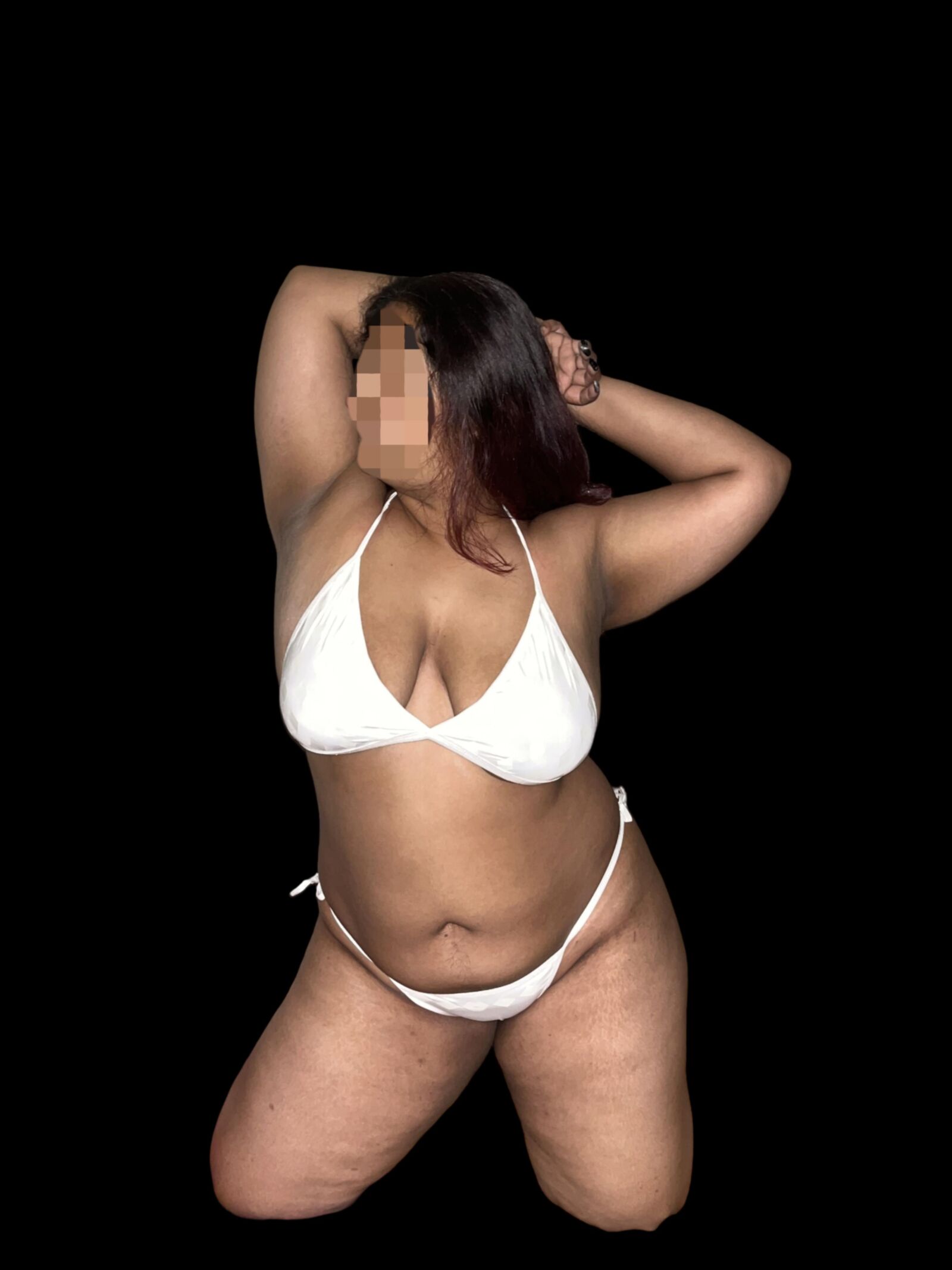 Esposa india gordita en su bikini favorito