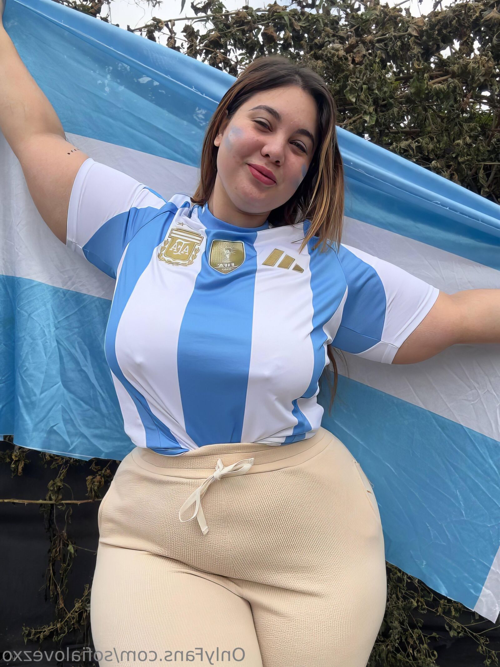 Sofia enorme bunda grande peitos lindos latina bbw garota mista sho quente