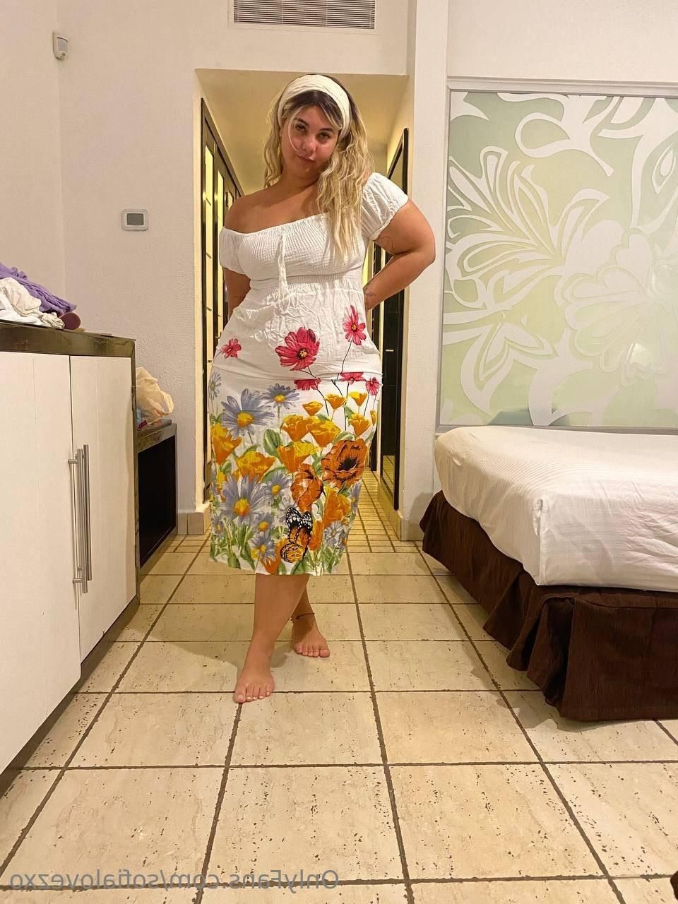 Sofia enorme bunda grande peitos lindos latina bbw garota mista sho quente