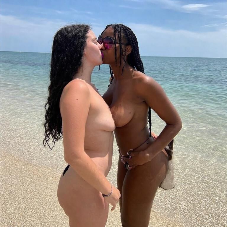 Interracial lesbian kissing