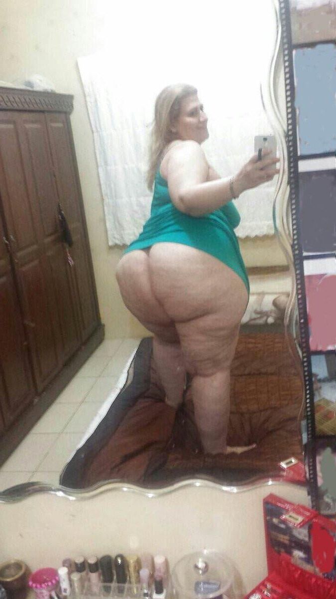 Naughty Iraqi Hijabi BBW