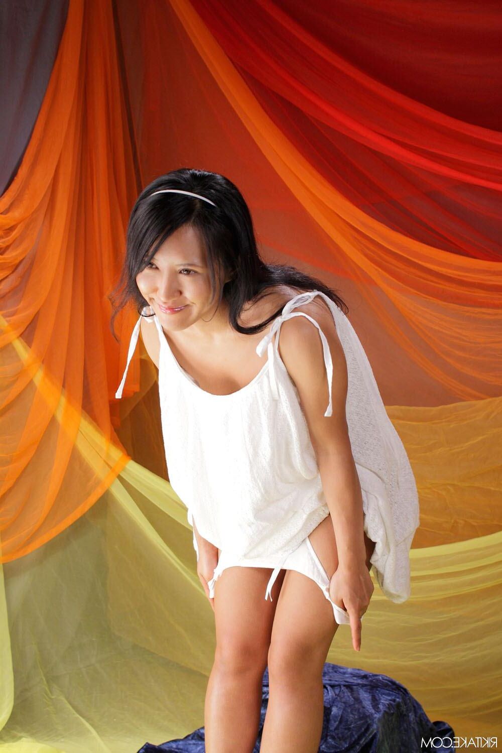 日本のヌードモデルKyoka Kuwata