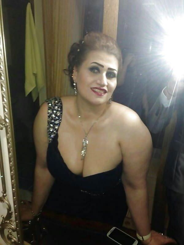 Naughty Iraqi Hijabi BBW