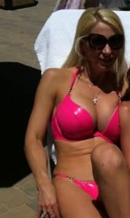 Ultimate Real Bimbo Milf Mom