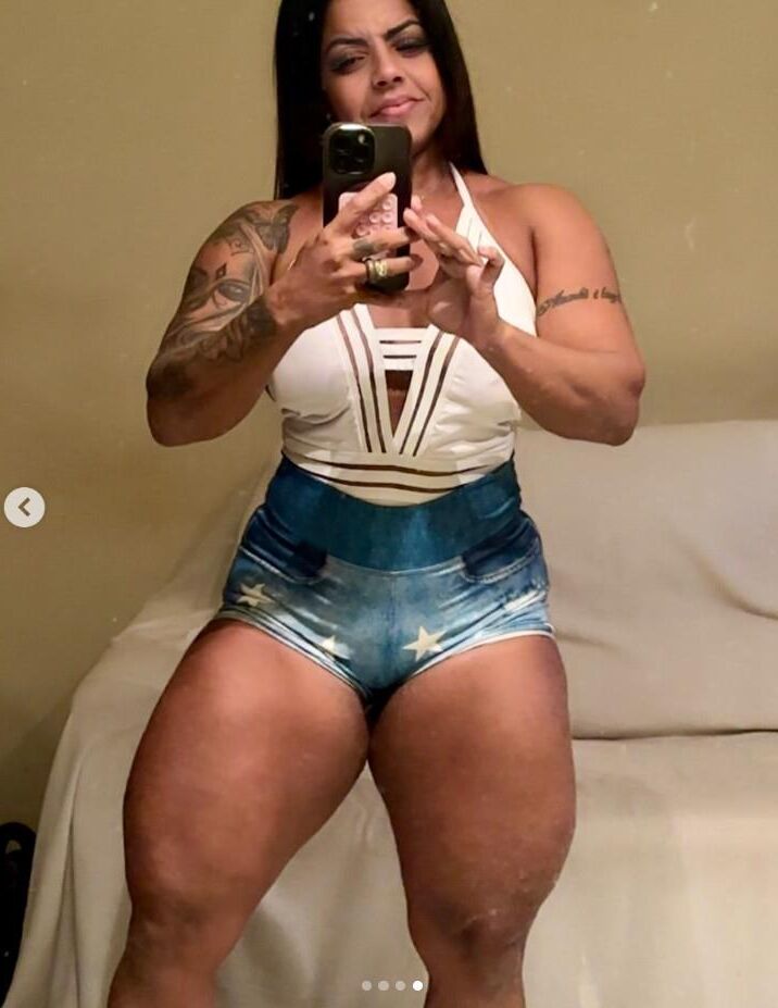 Karla Pessanha Hot Fitness