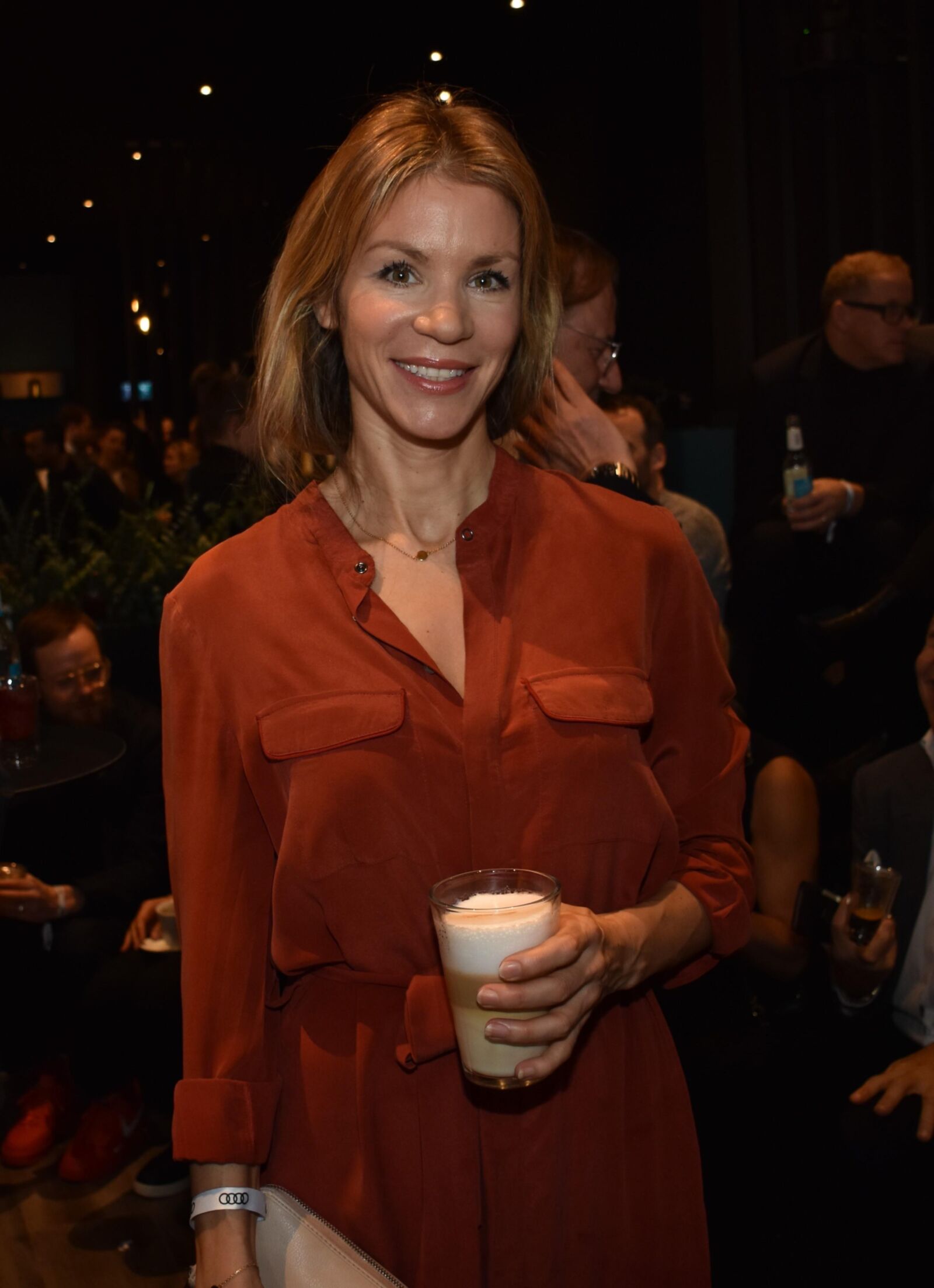 ニーナ・フリーデリケ・グネディグ・ドイツのテレビ女優