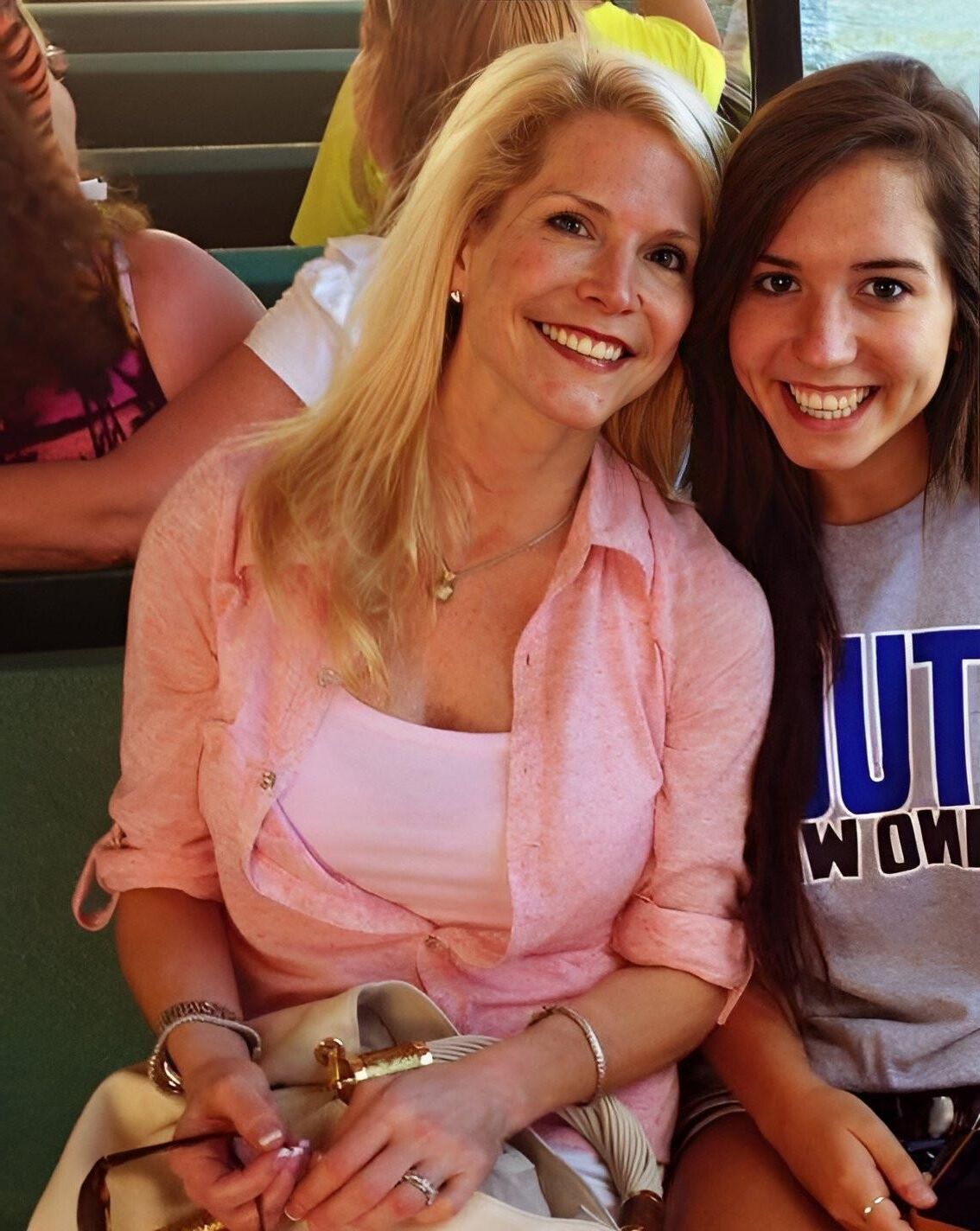 All kinds of MILF whores 