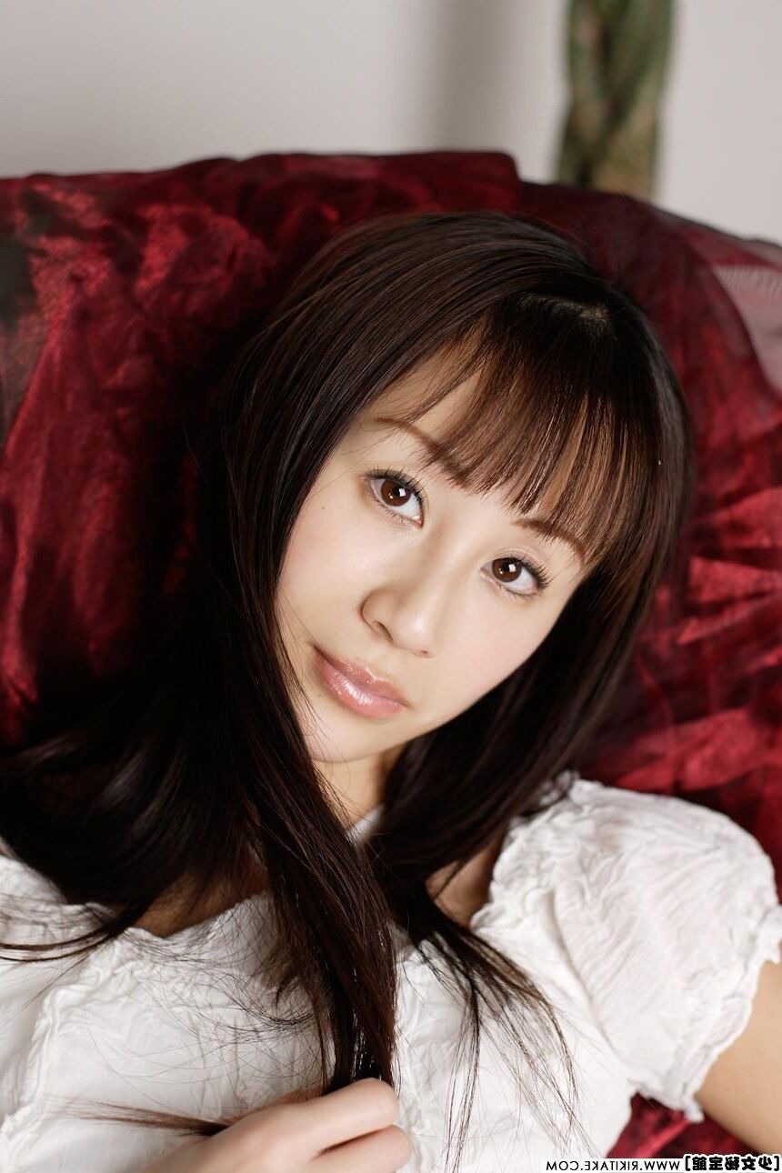 modelo desnudo japonés Momoko Suzuki