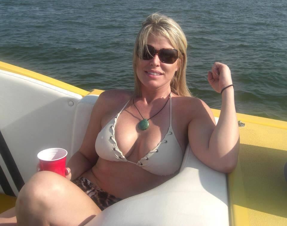 All kinds of MILF whores 