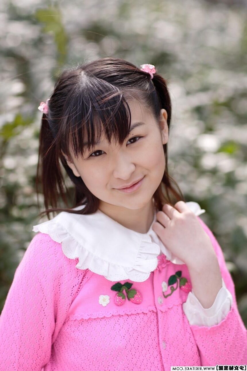 japanese nude model Momo Natsukawa