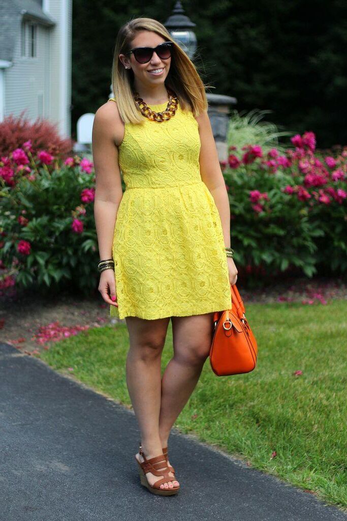 P interest In Beauty Glamorous MILF Blogger