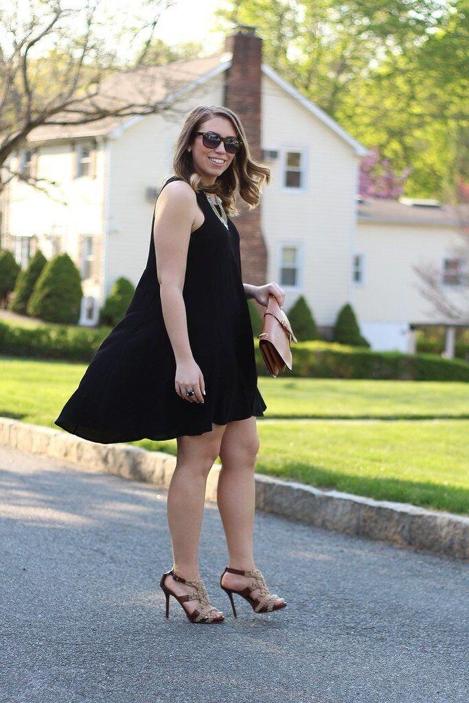 P interest In Beauty Glamorous MILF Blogger