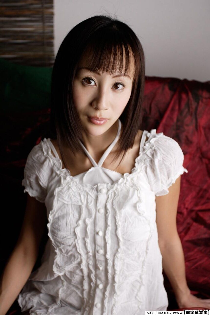 modelo desnudo japonés Momoko Suzuki