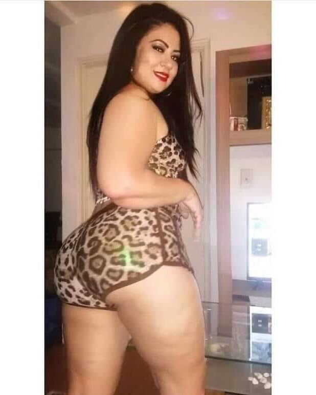 Pamela brasileño gran trasero