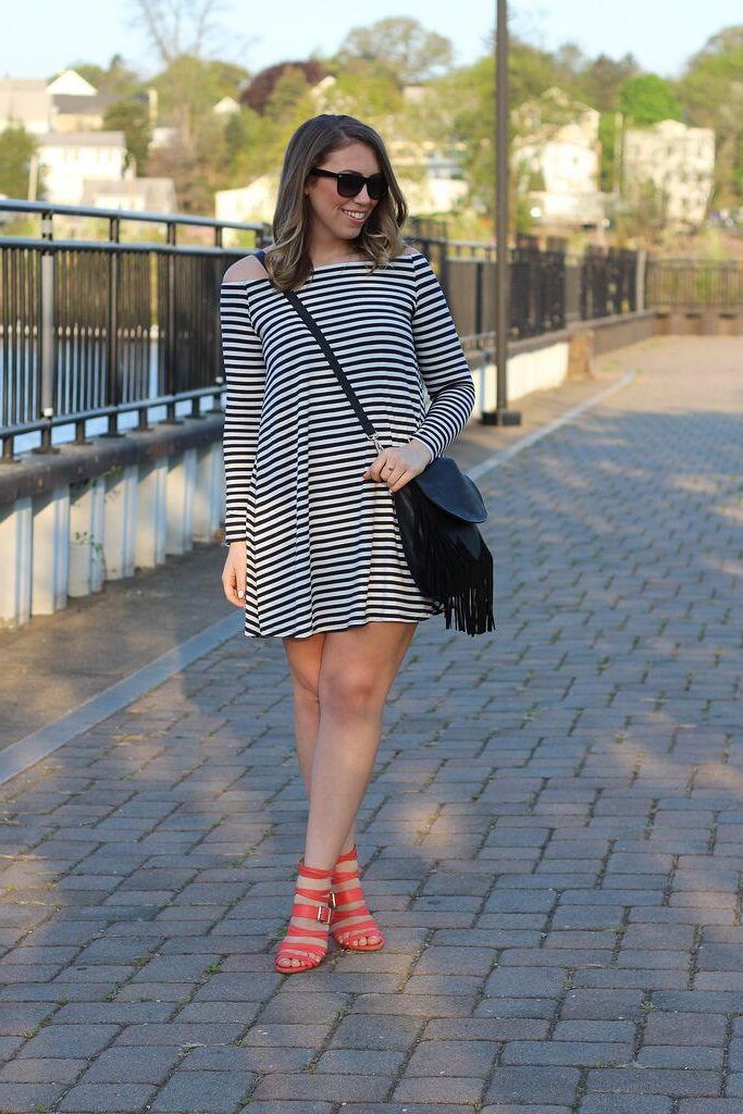 P interest In Beauty Glamorous MILF Blogger