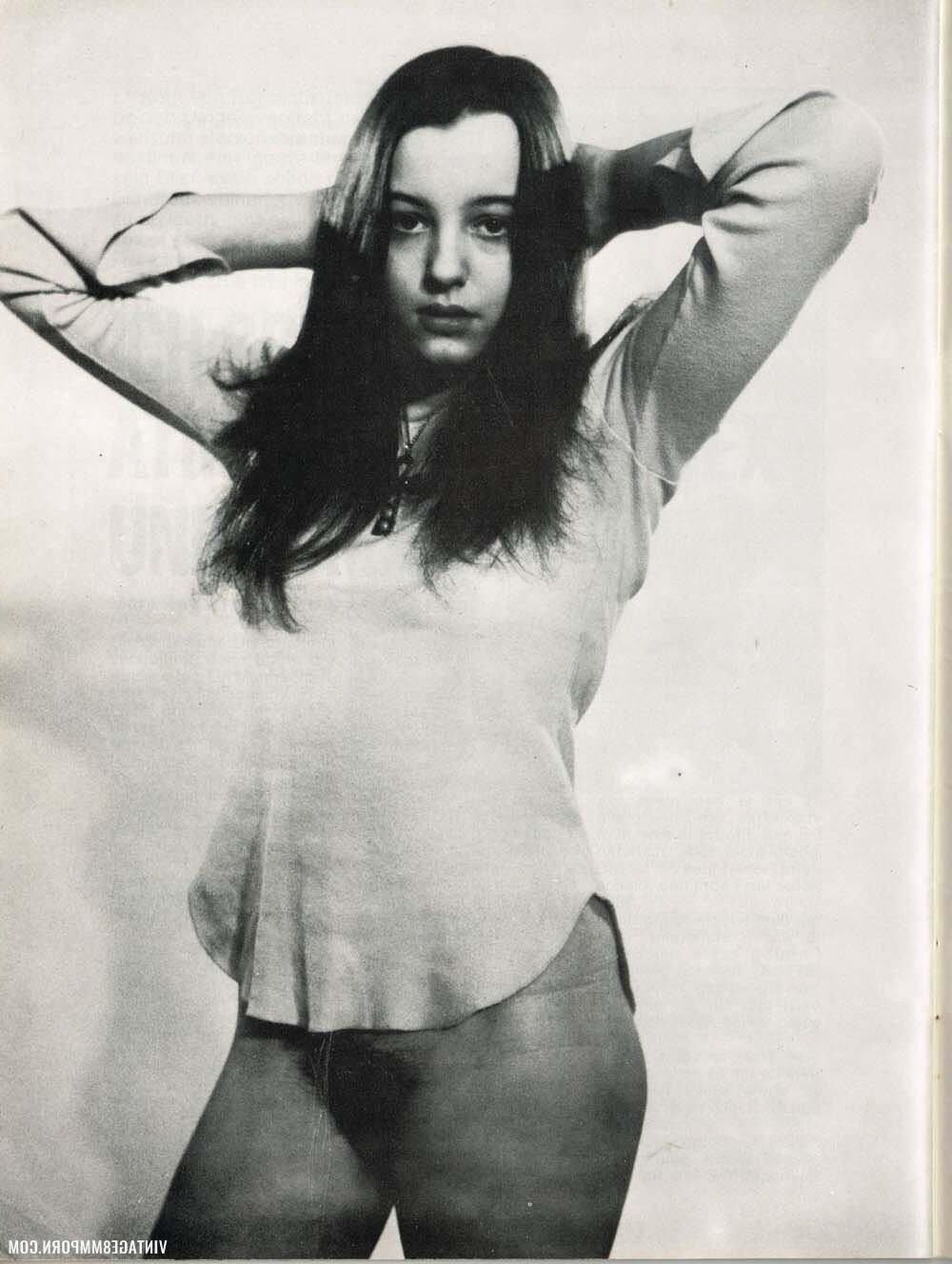 Fotos proibidas que você tia melhor não foi encontrada em sua cama