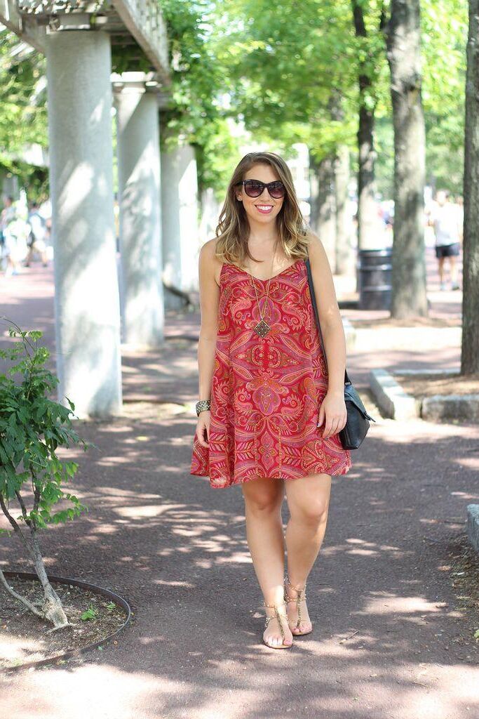 P interest In Beauty Glamorous MILF Blogger