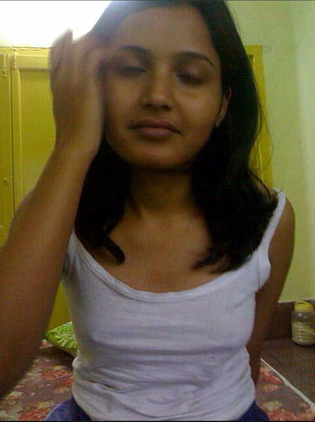 Puta de desi coed fofa