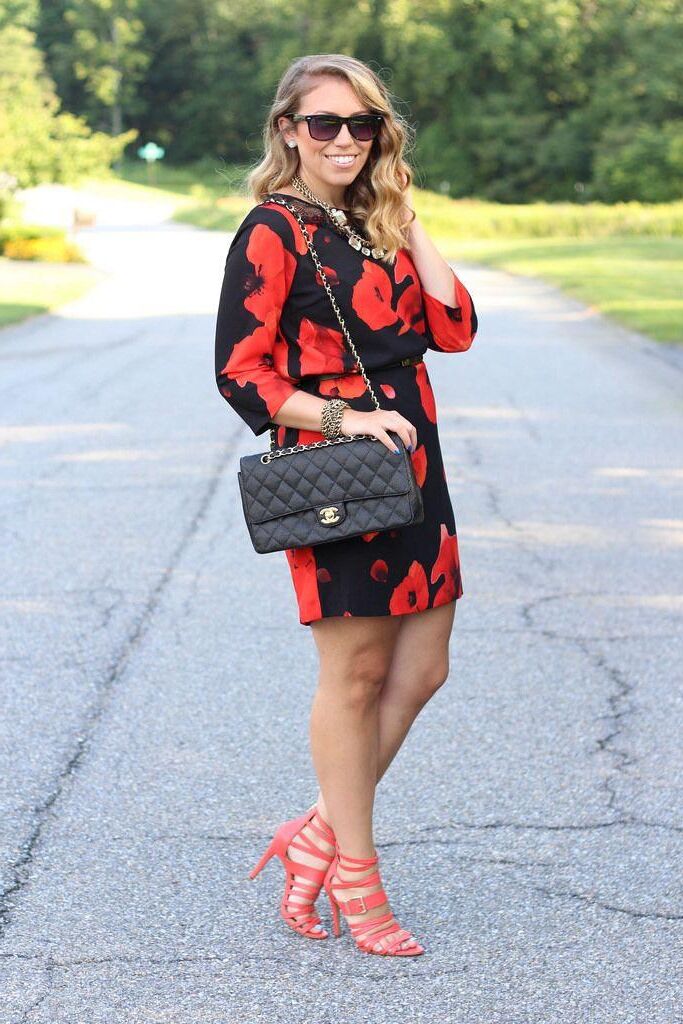 P interest In Beauty Glamorous MILF Blogger