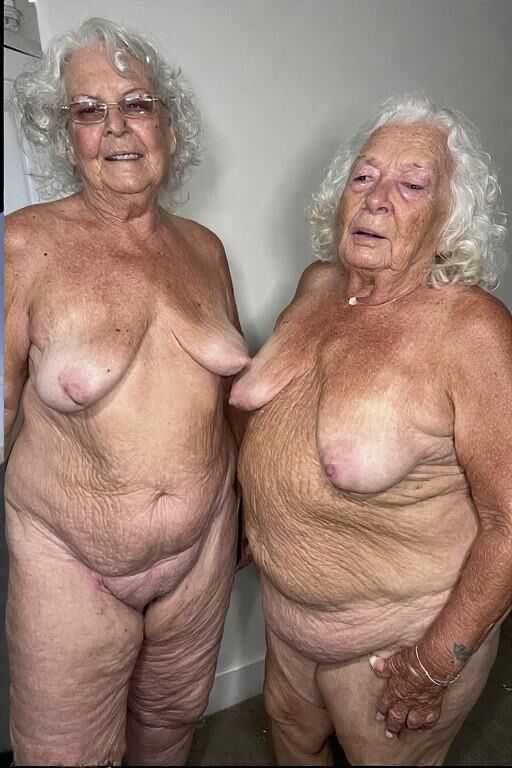 Ältere Frauen in sexuellen Situationen