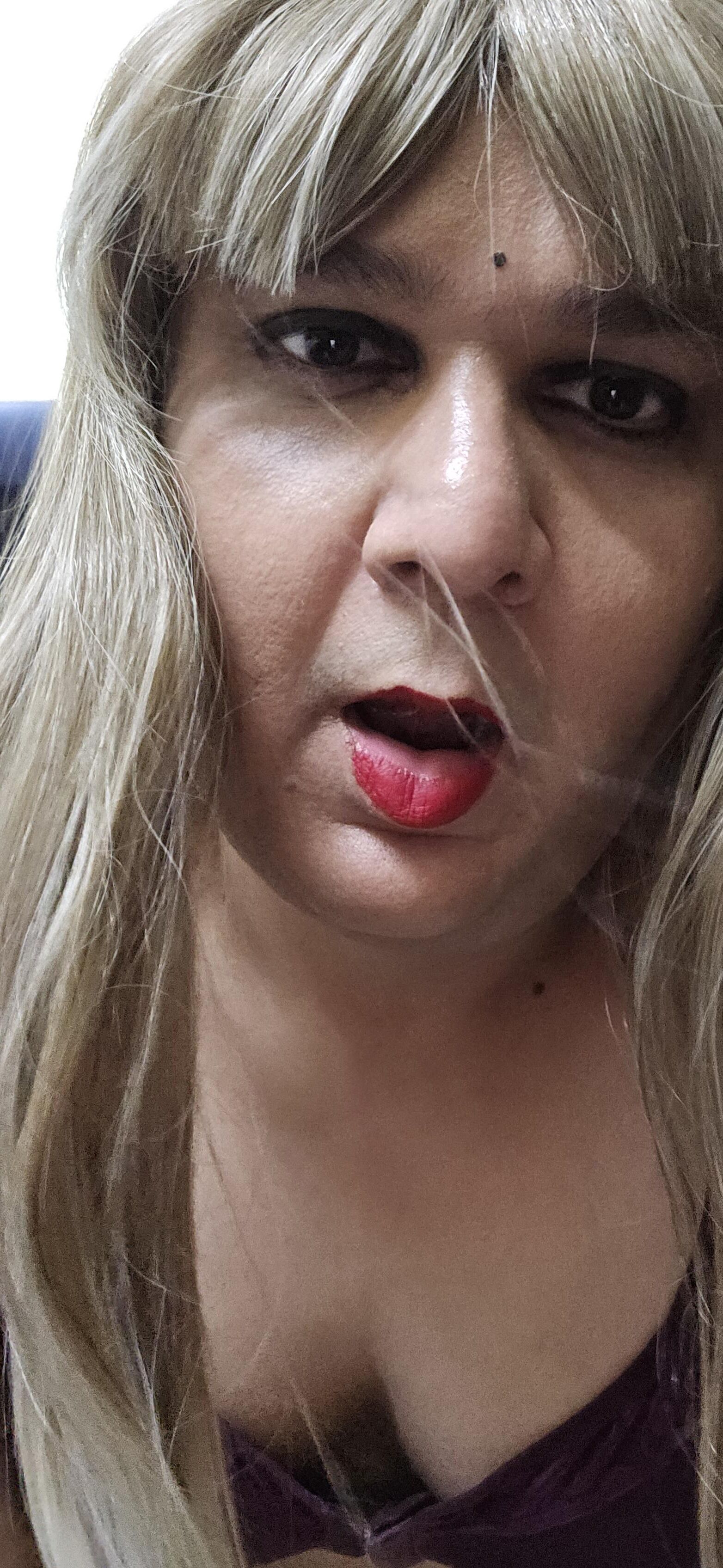 rubio transexual Monica M muestra el set