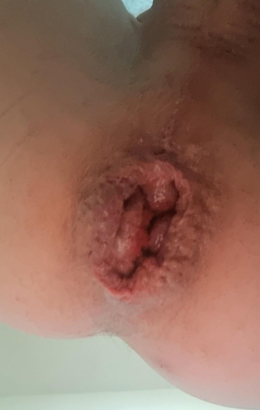 SMALL CLIT BIG HOLE
