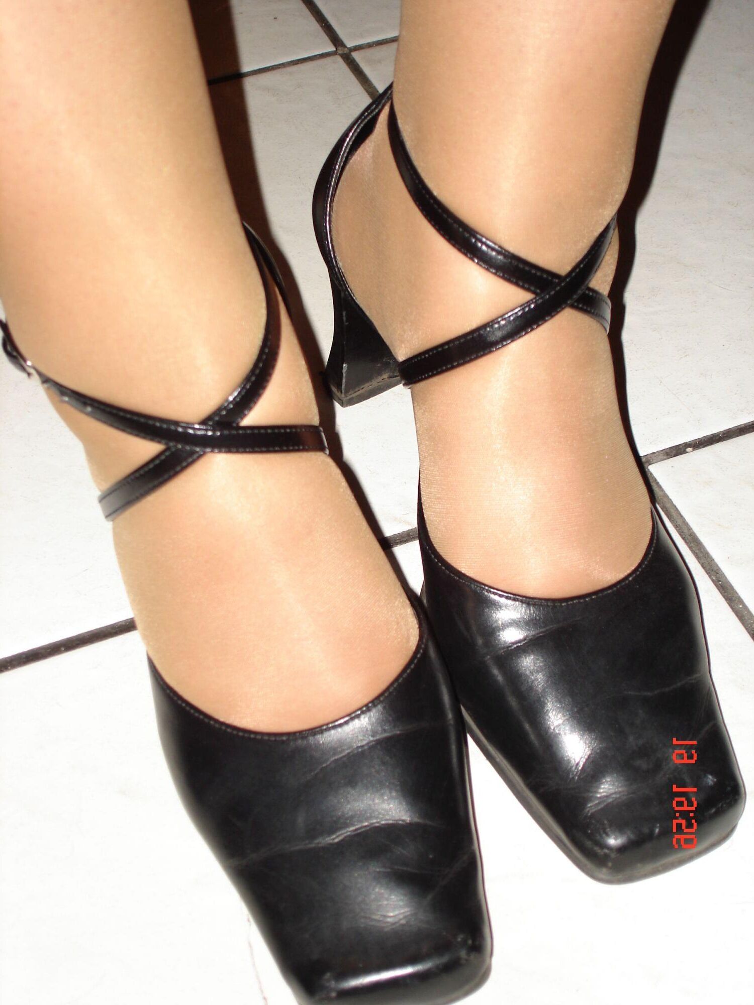Glänzen Strumpfhosen und meine Schuhe sexy