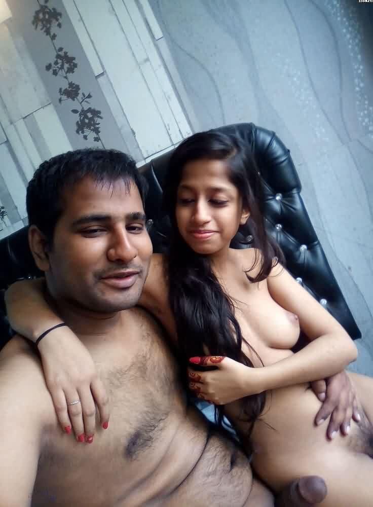 インドの新しく結婚したニシュ